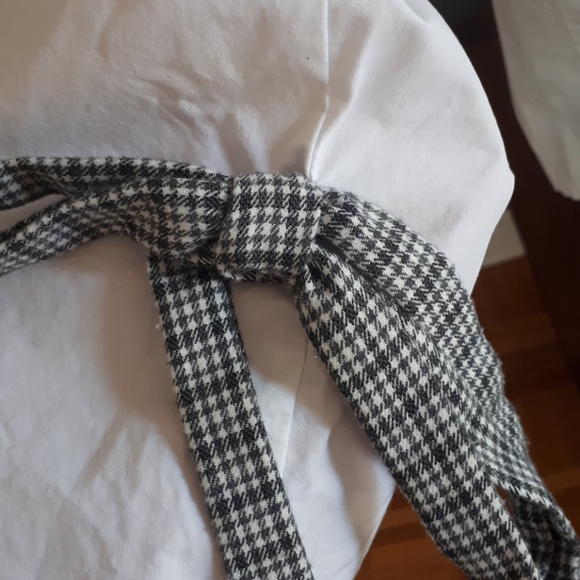 White Blouse with Checkered Bow Accents - Picture 2 of 5